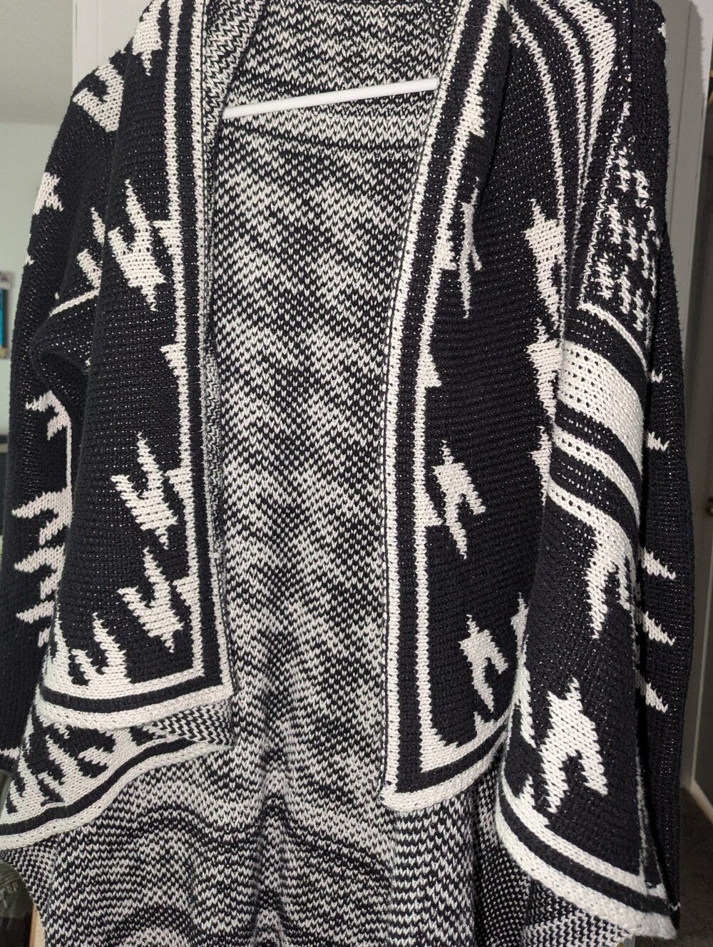 Calvin Klein Black & White Patterned Women’s Sweater Cardigan